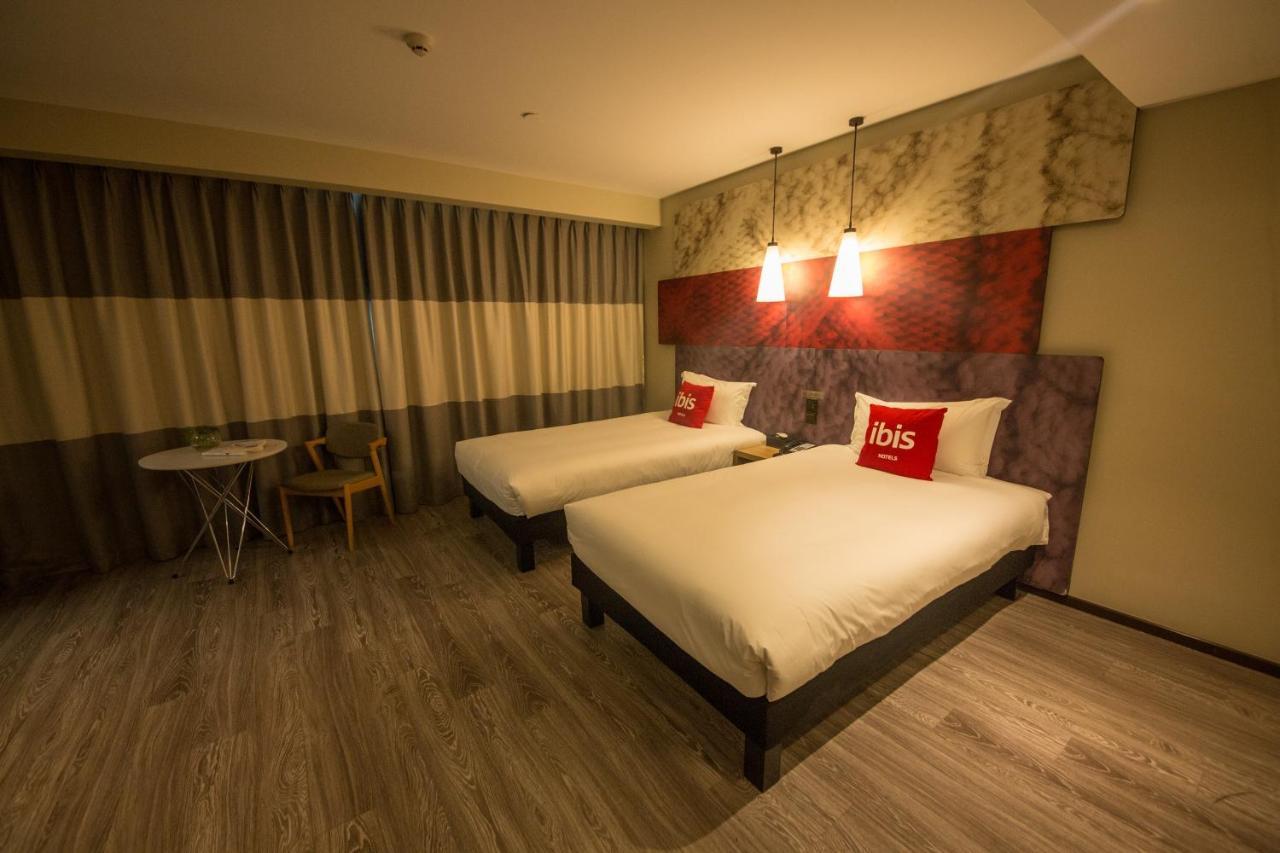 Ibis Urumqi Weixing Square Hotel Exteriér fotografie