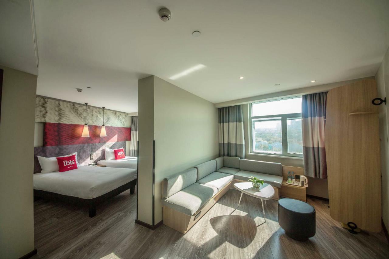 Ibis Urumqi Weixing Square Hotel Exteriér fotografie